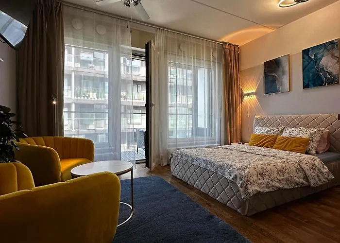 Apartment With Balcony In City Centre